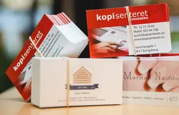 Bunker med visittkort trykket hos Kopisenteret.